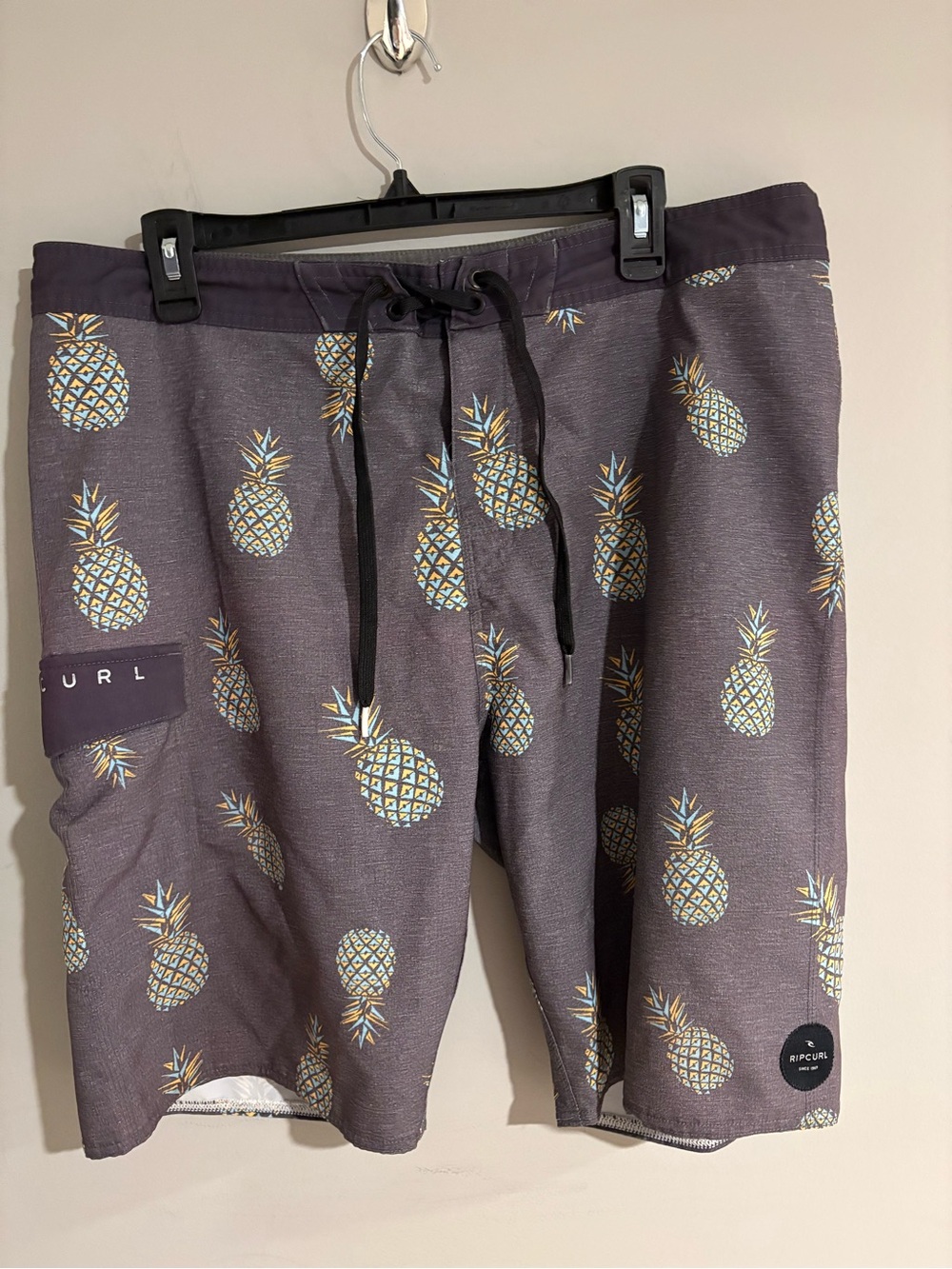 Rip Curl Men’s 36 Pineapple Board Shorts Gray Swim Trunks Surf Beach